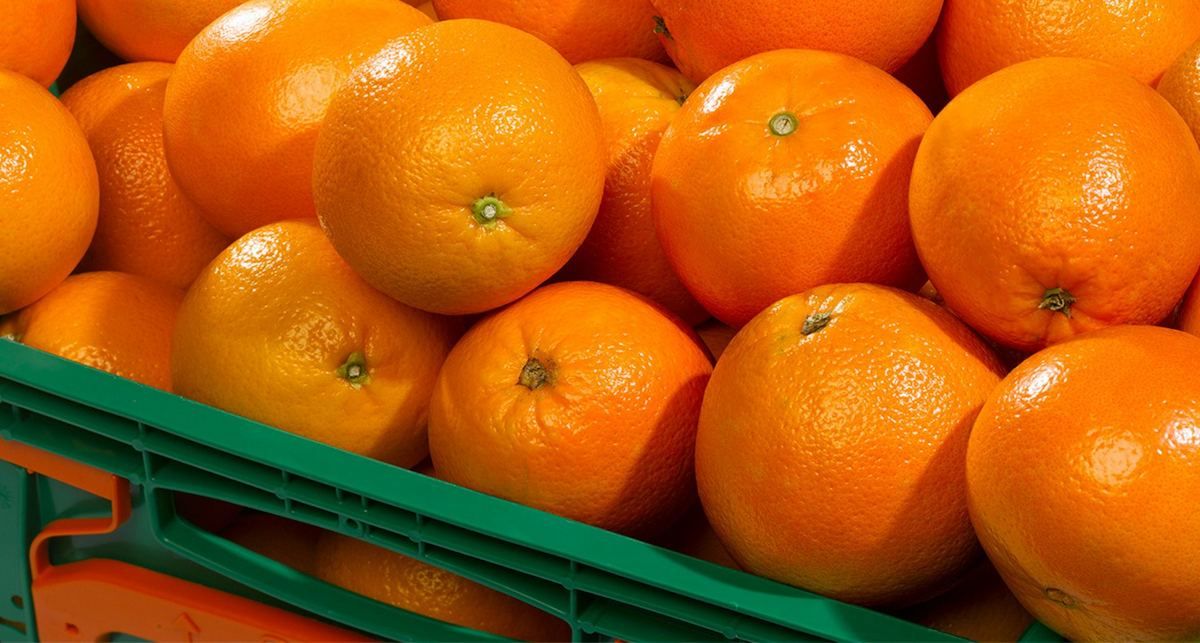 La malla de naranjas de cuatro kilos ha experimentado de media un incremento de precio del 13,6%. | Foto:  FACUA-Consumidores en Acción