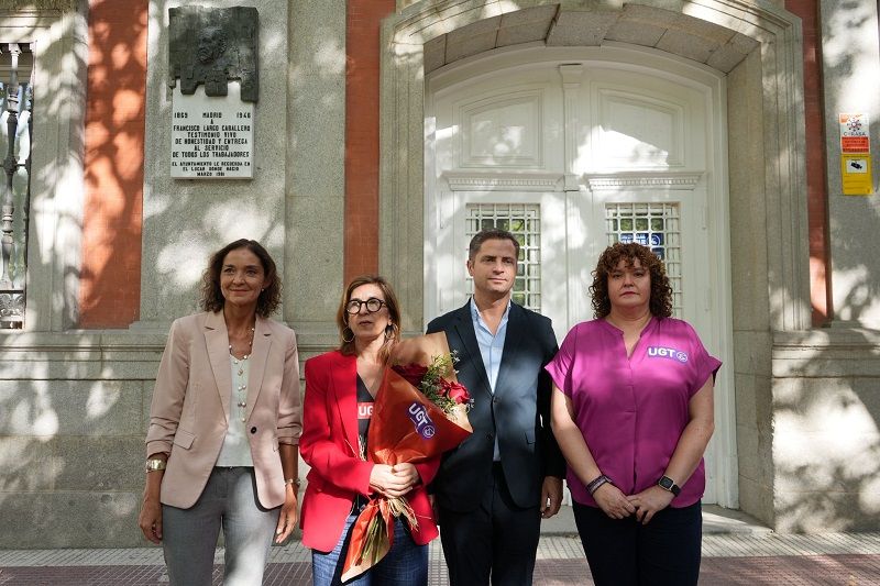 UGT Madrid exige custodiar la obra original y reclama un acto público para honrar su memoria la placa de Largo Caballero 