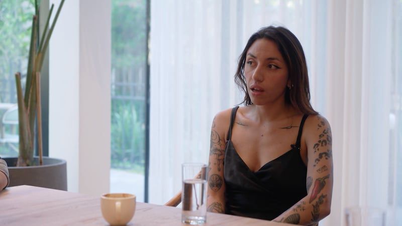 “Nunca había pensado en cómo suena una bomba cuando cae tan cerca”. Alejandra López