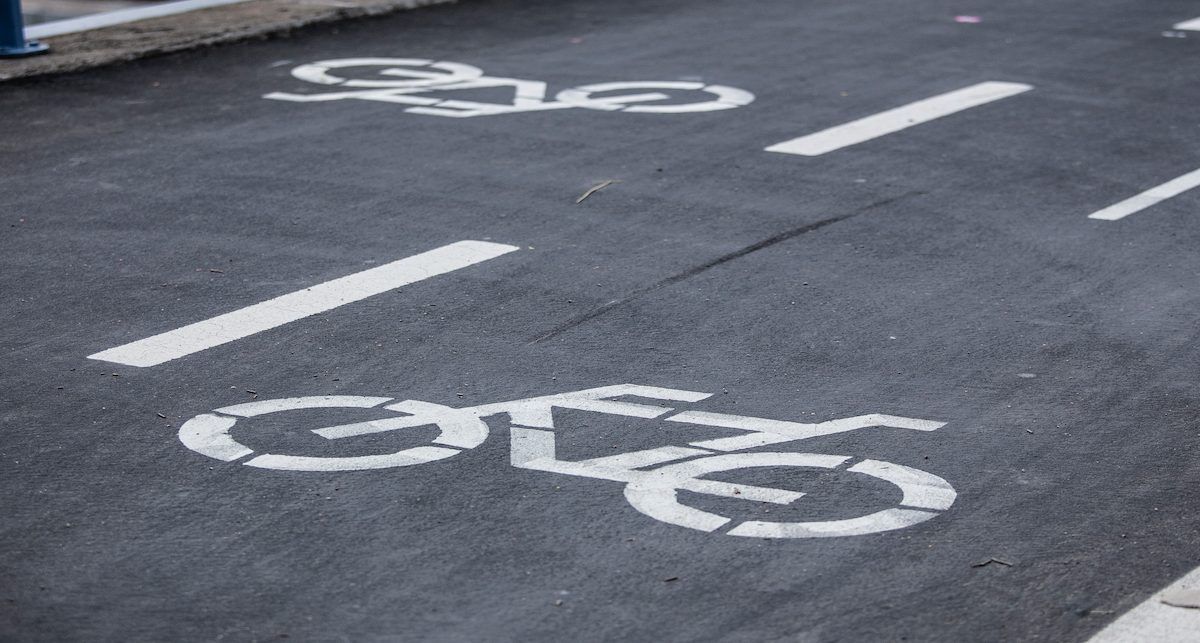 Las entidades recuerdan que la tramitación del anteproyecto de Ley de Movilidad Sostenible se inició en 2022. | Foto: Greenpeace