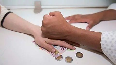 Maltrato económico, ruina de mujeres