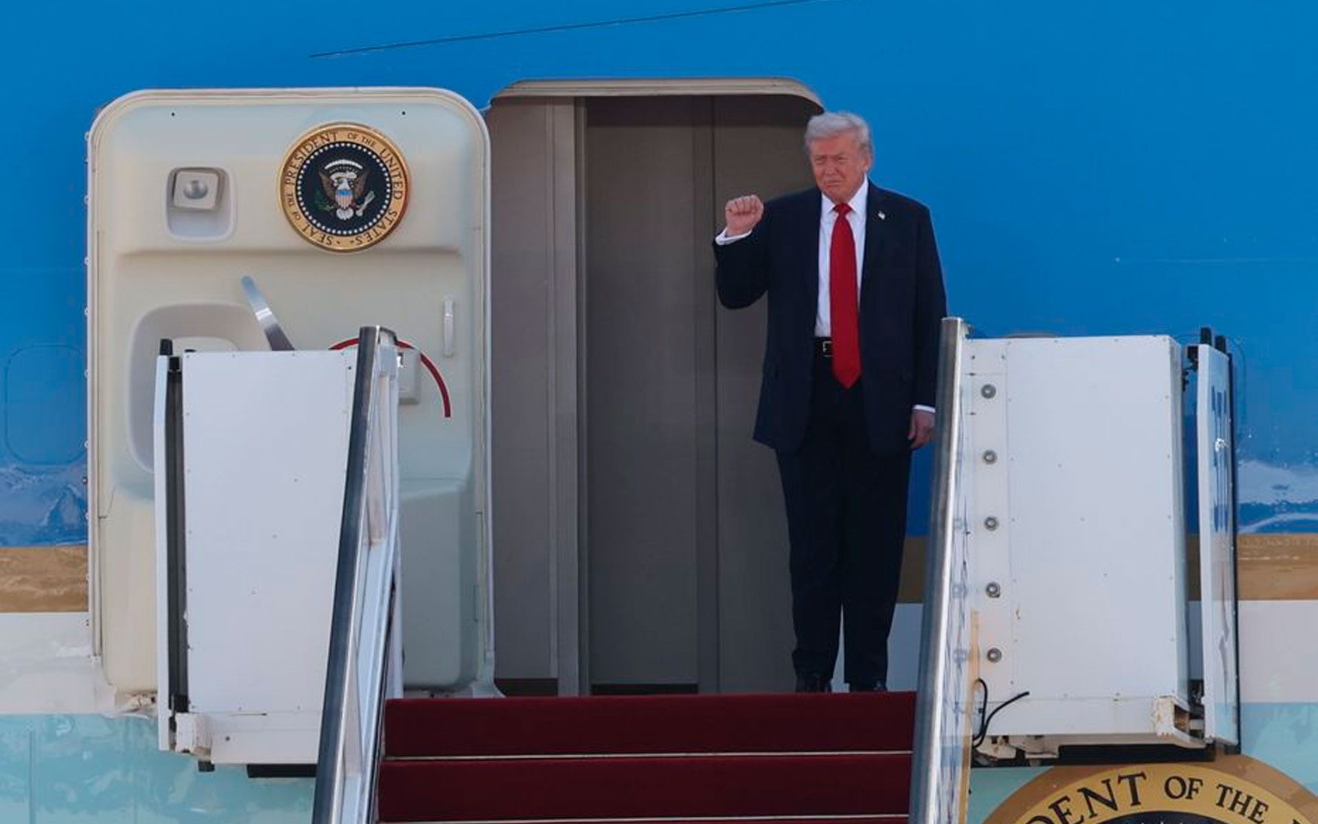 Donald Trump, presidente de los Estados Unidos a su llegada a Israel, antes de la firma de los acuerdos de paz en Turquía