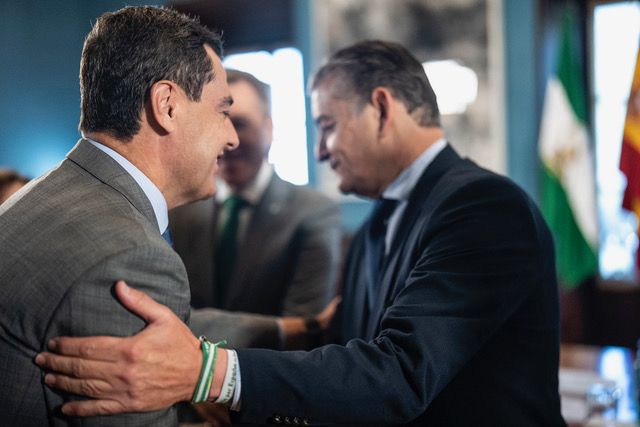Moreno Bonilla y su cuarto consejero de Sanidad, su inseparable número dos, Antonio Sanz.