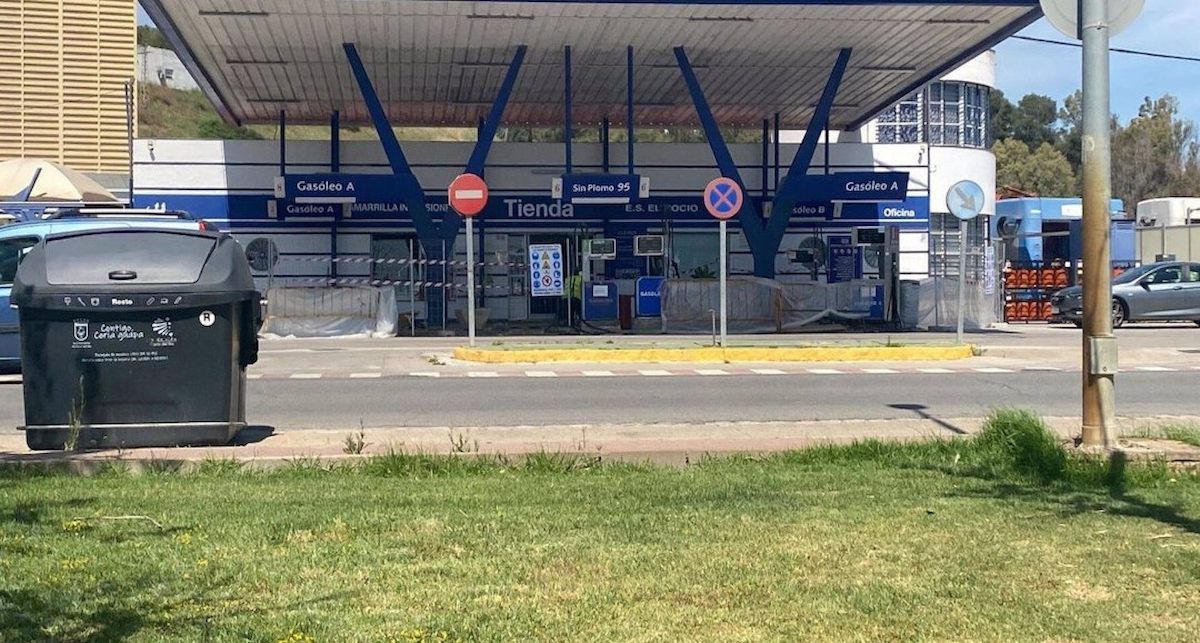 La detección de fugas mínimas de 100 mL/h como Valores Límite de Emisión (VLE), basados en las Mejores Técnicas Disponibles (MTD), reemplazaría los 400 mL/h que todavía se permiten en la actualidad. La detección de fugas mínimas de 100 mL/h como Valores Límite de Emisión (VLE), basados en las Mejores Técnicas Disponibles (MTD), reemplazaría los 400 mL/h que todavía se permiten en la actualidad.