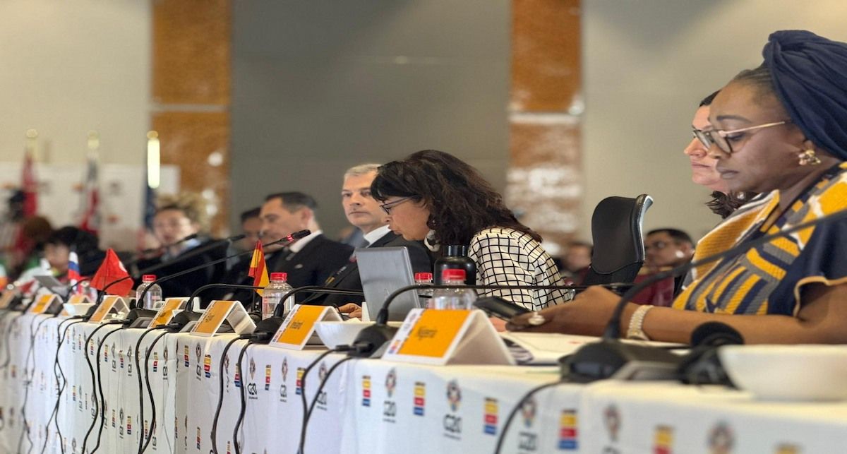 La intervención de España en la reunión ministerial del grupo de trabajo sobre empoderamiento de la mujer del G20, a cargo de la ministra de Igualdad, Ana Redondo en el G20. | Foto: Pool Moncloa