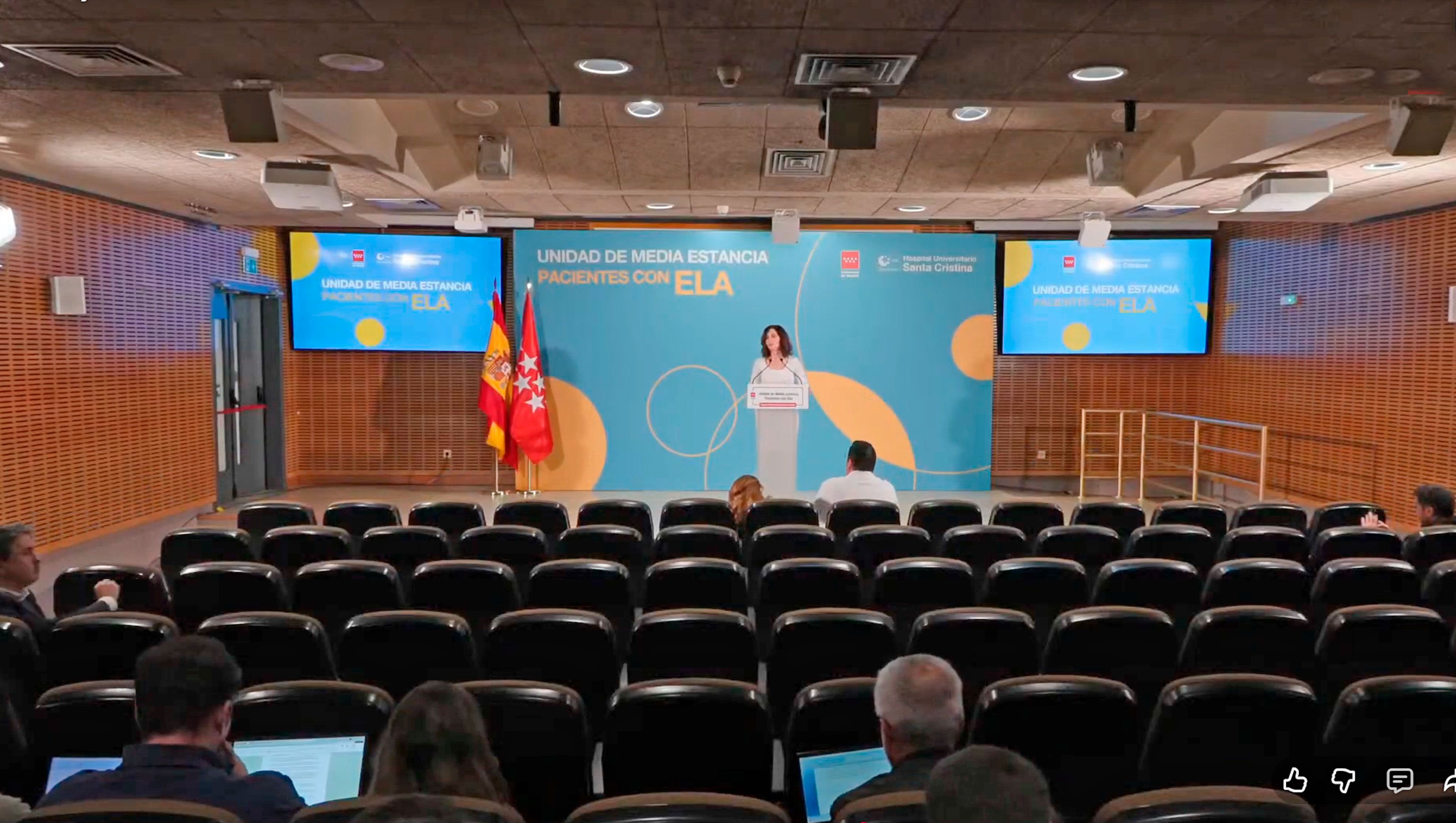 Rueda de prensa de Isabel Díaz Ayuso con la sala prácticamente vacía