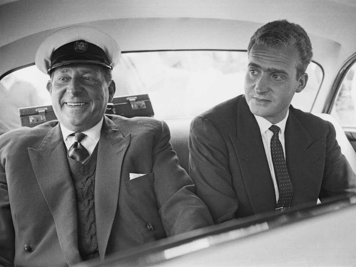 Juan Carlos con su padre en una imagen de archivo