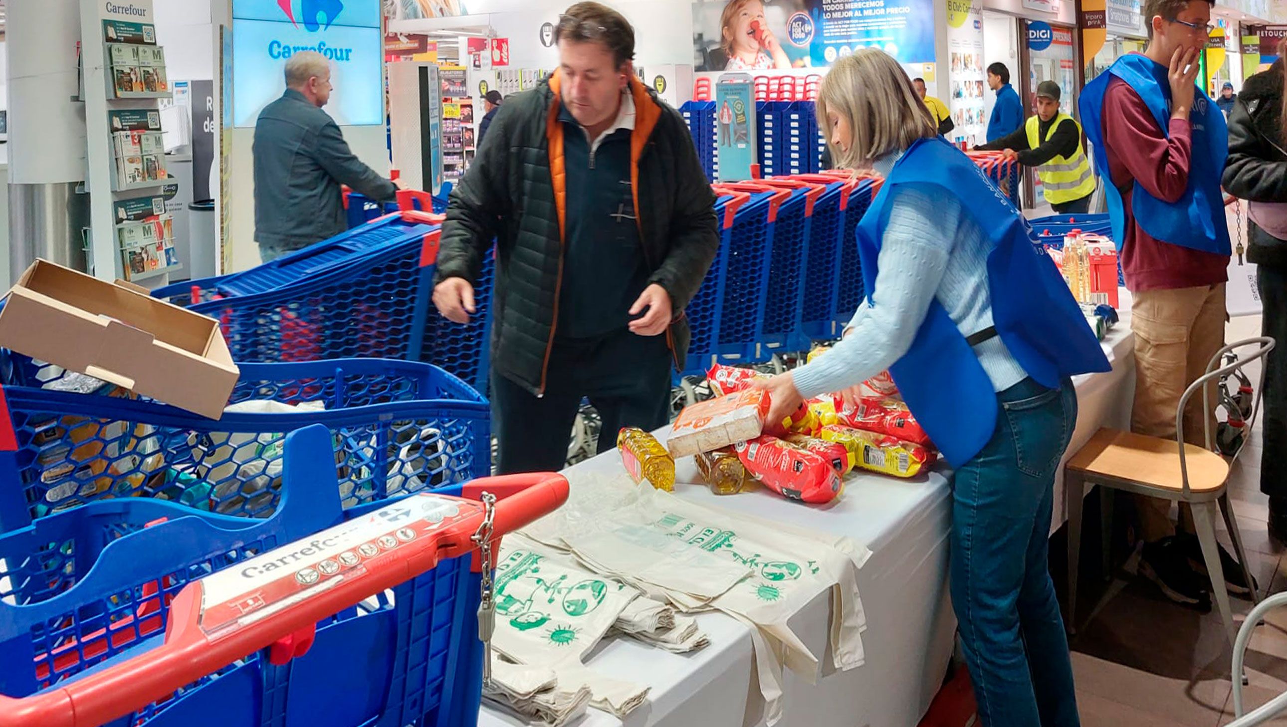 La gran recogida de los bancos de alimentos el pasado fin de semana en un supermercado de Madrid