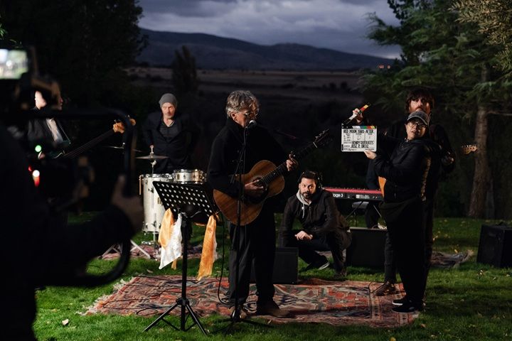 Red Moon Yard 00014 Red Moon Yard 00014