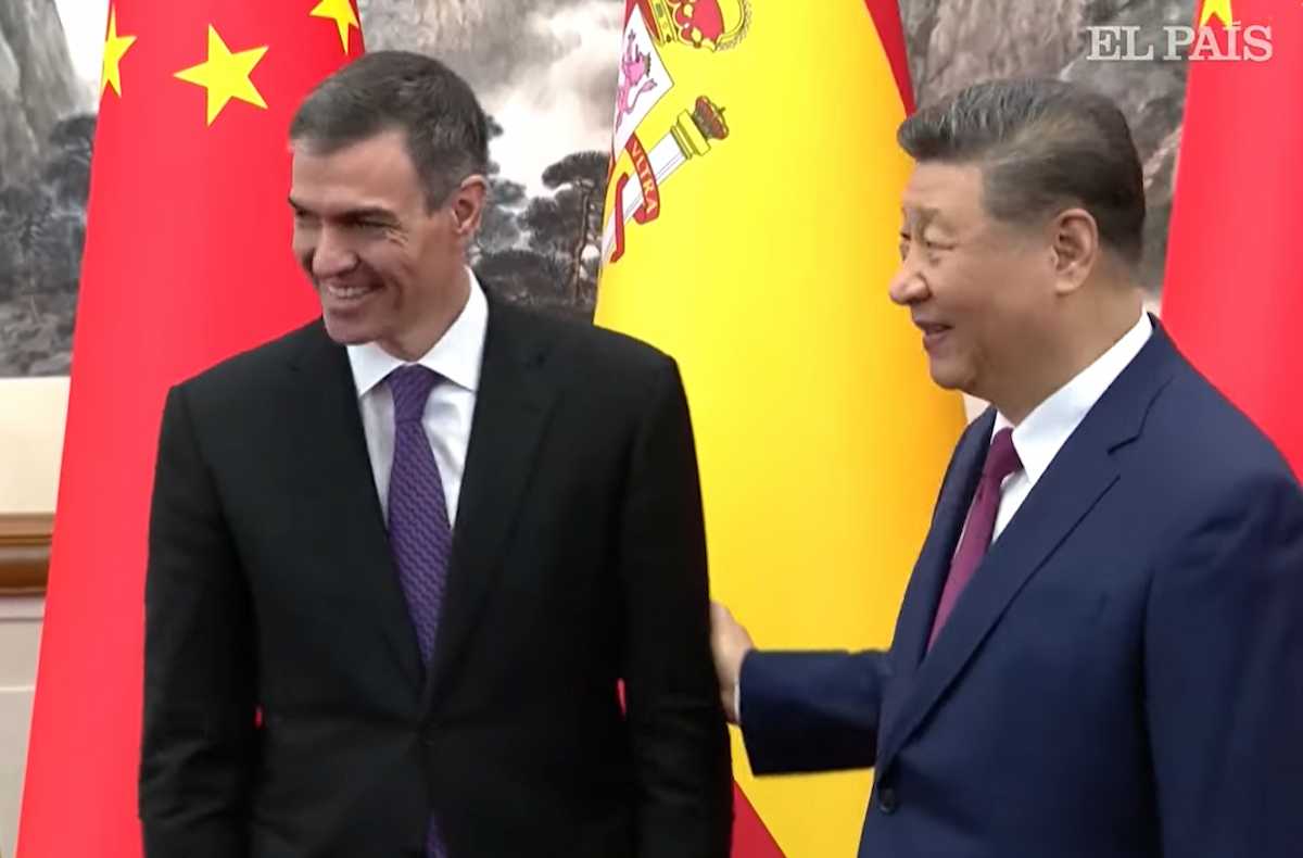 Sánchez con el presidente Xi Jinping tras su reciente visita a China