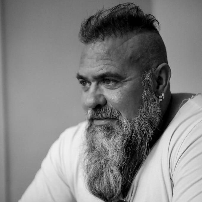 Fama y solidaridad tras una máscara. Roberto García. Oslo