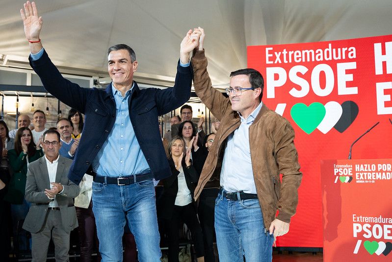 Sánchez refuerza a Gallardo en una Extremadura que rechaza el ruido y exige política útil