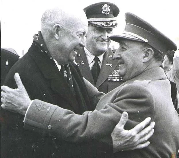 Ay, lo que se oculta realmente, el dominio estadounidense