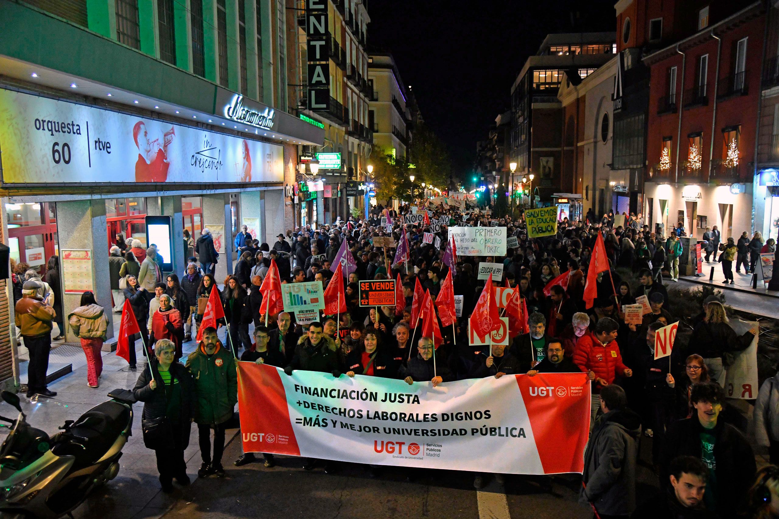 Pancarta de UGT Madrid en defensa de la Universidad Pública en la manifestación de ayer 27 de noviembre de 2025, foto Agustín Millán