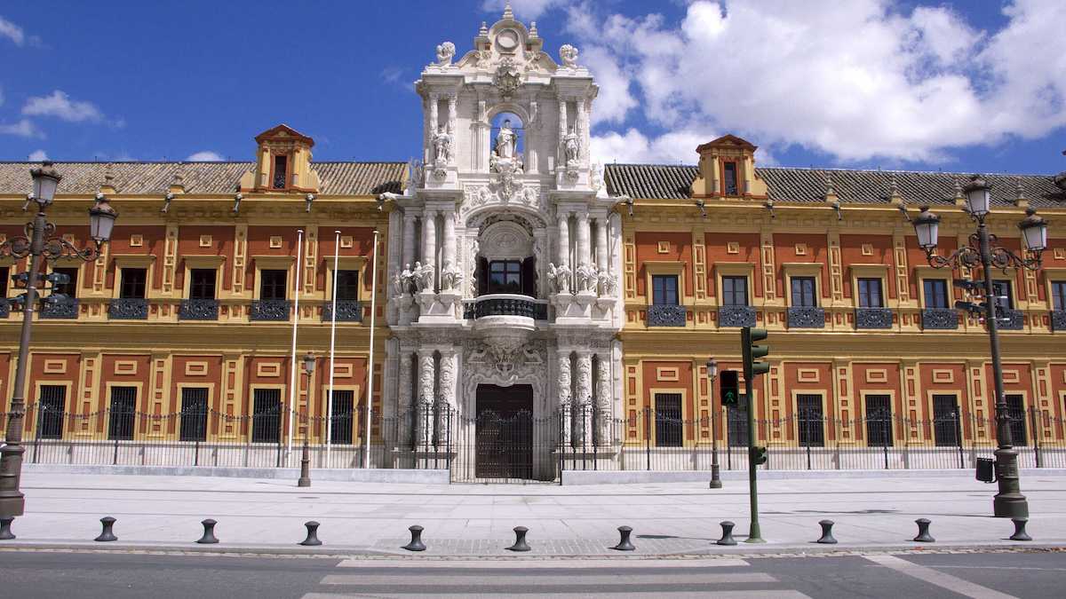 Palacio de San Telmo, sede de la Junta de Andalucía. El franquismo avanza en las escuelas