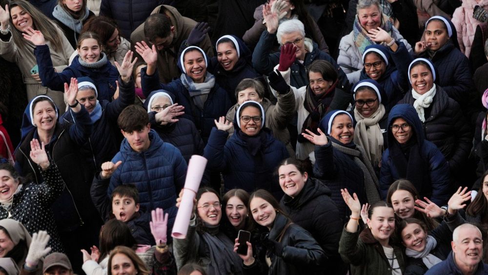 Puerta del Sol con el grupo ultracatólico de Hakuma