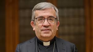 Inventando dos cafés privados entre Pedro Sánchez y Luis Argüello