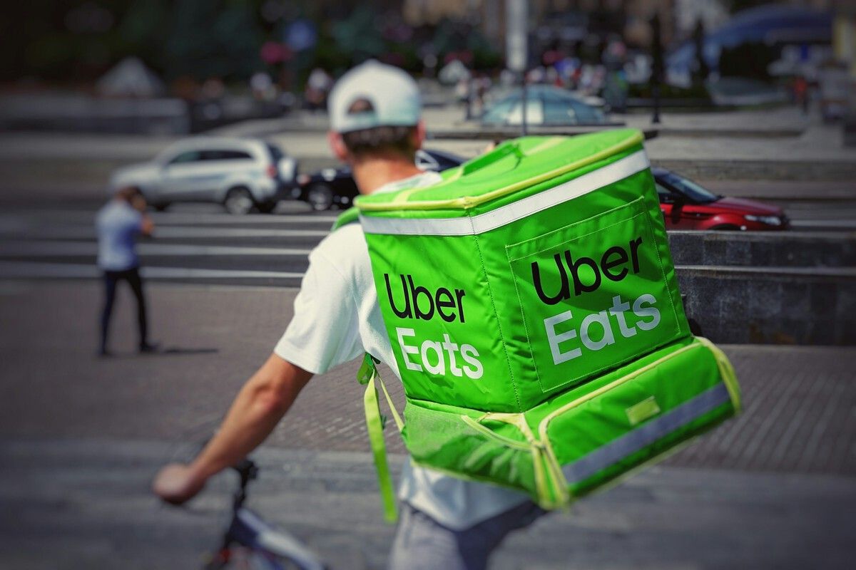 Del falso autónomo al asalariado: por qué el giro de Uber Eats confirma que la ley rider y UGT tenían razón