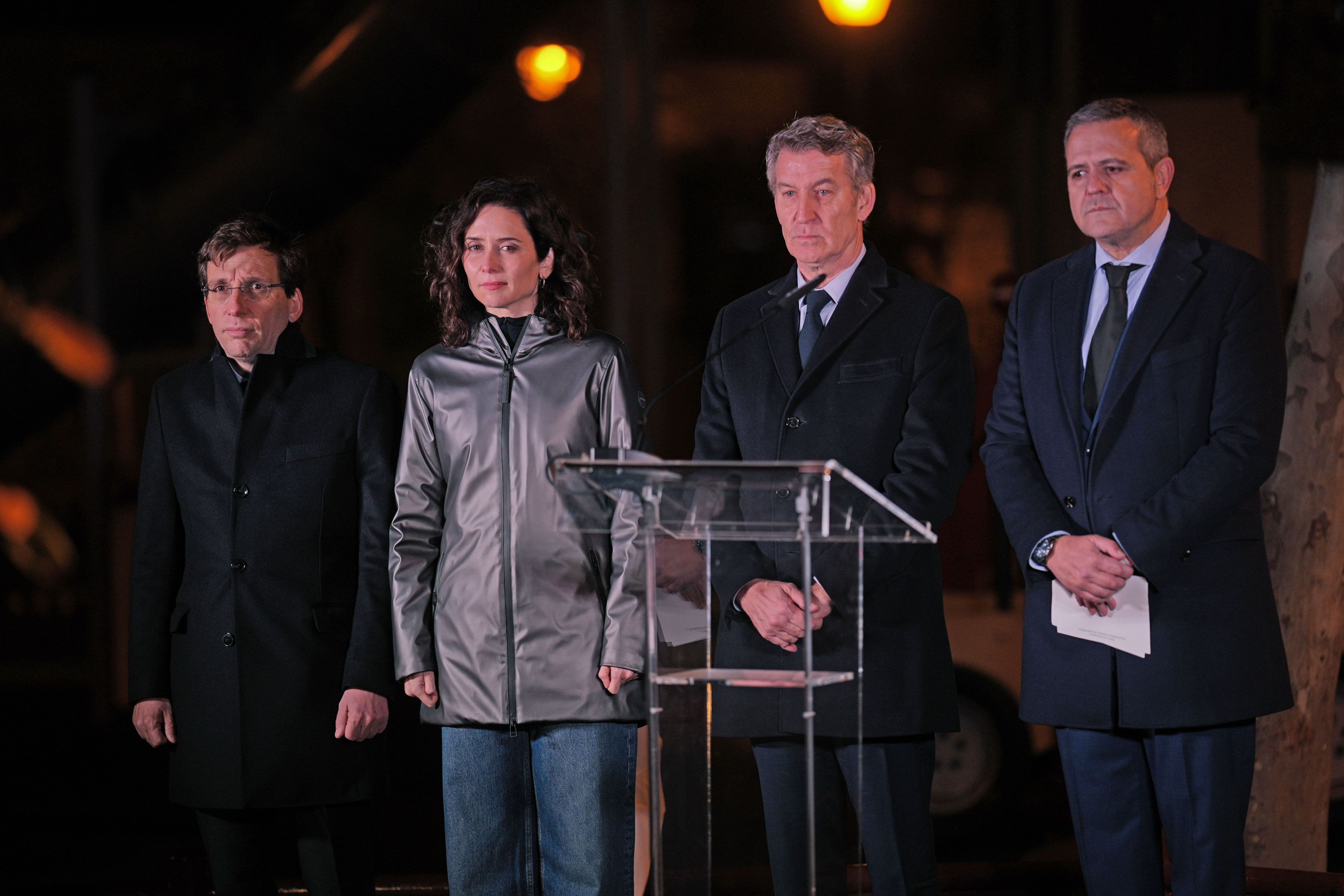 El alcalde de Madrid, José Luis Martínez Almeida, la presidenta de la Comunidad de Madrid, Isabel Díaz Ayuso, y el presidente del PP, Alberto Núñez Feijóo, participan en el homenaje a Gregorio Ordóñez, este jueves en Madrid.
