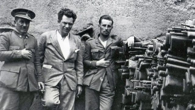 Chaves Nogales cubrió en 1934 la ocupación de Ifni por las tropas de la Segunda República española.