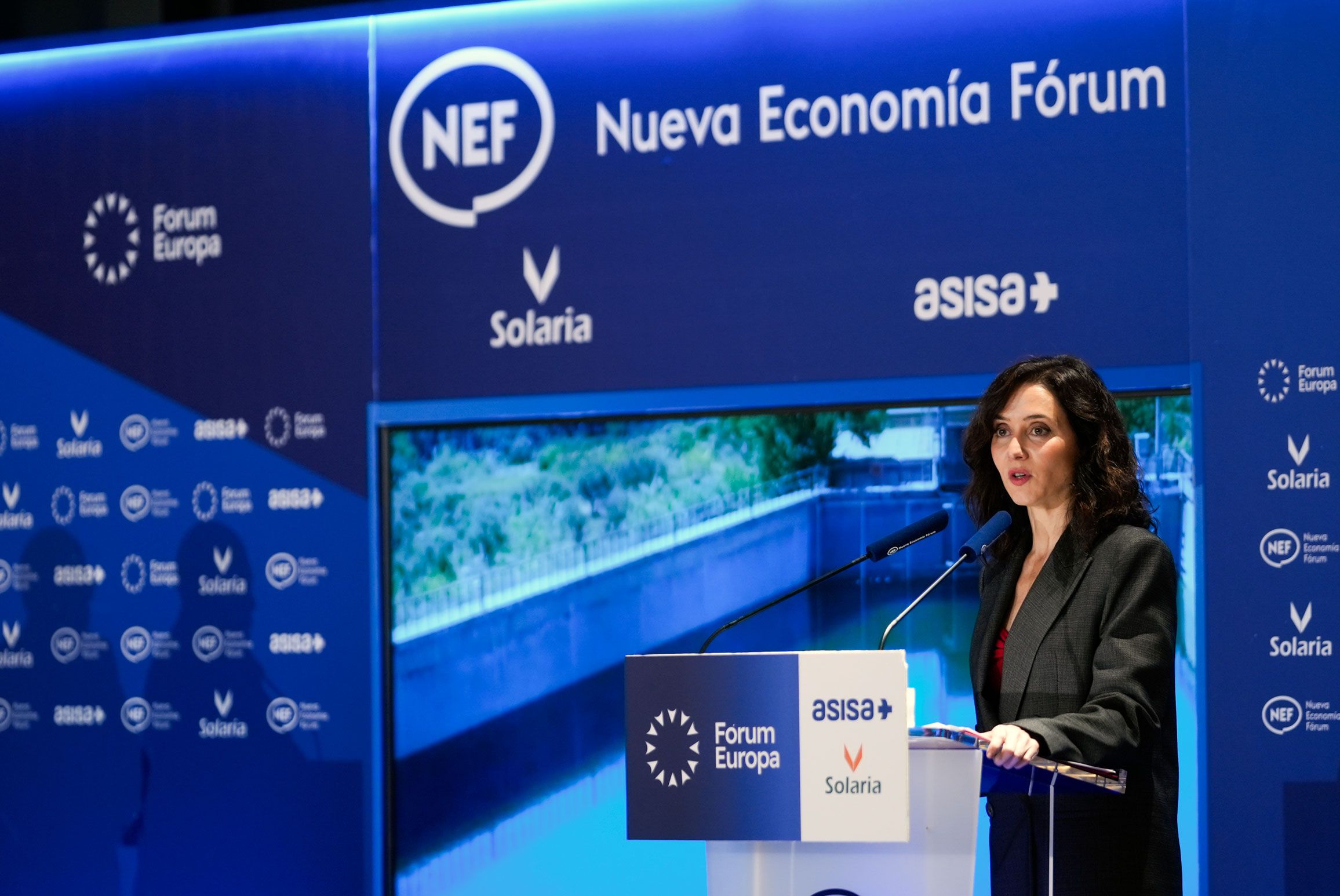 Desmontando a Ayuso: Julio Iglesias y la obscenidad de usar a la Fiscalía como munición