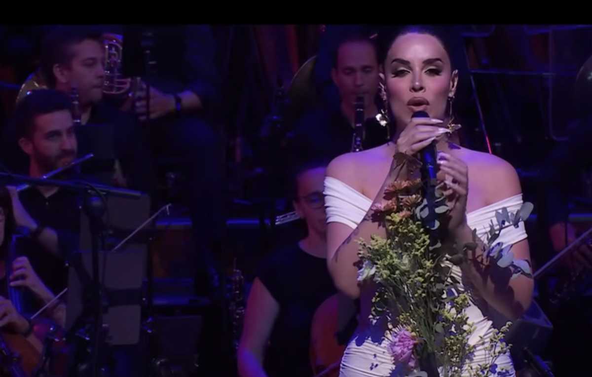 Jedet durante una actuación musical