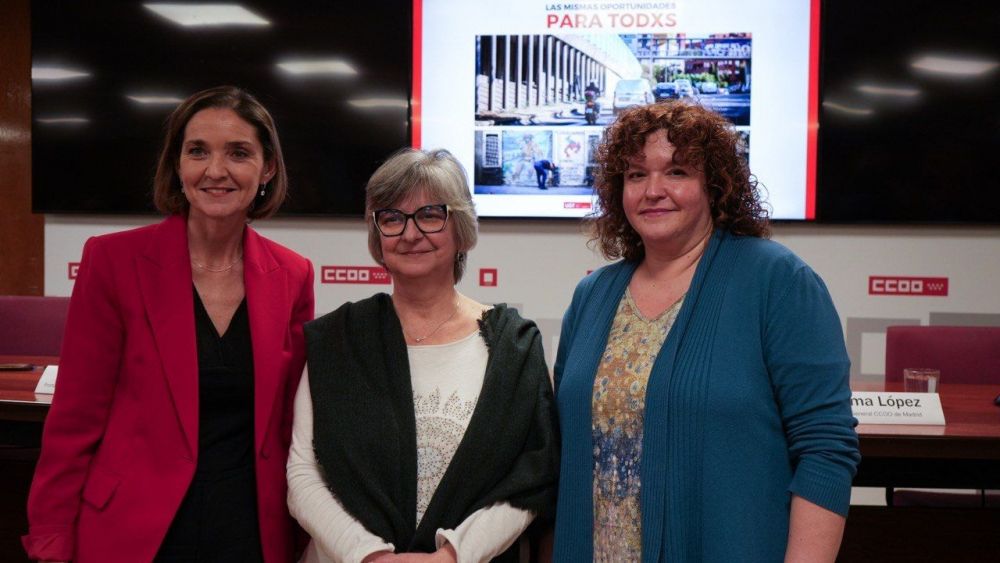 La portavoz socialista en el Ayuntamiento, Reyes Maroto, la secretaria general de CCOO de Madrid, Paloma López y la secretaria general de UGT Madrid, Susana Huertas Moya, foto Agustín Millán