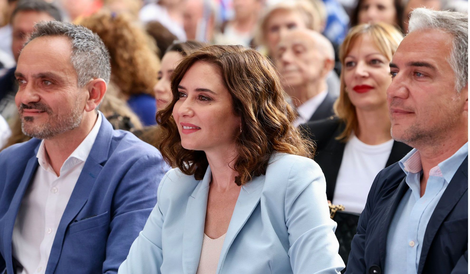 El alcalde de Móstoles, Manuel Bautista, junto a la presidenta de la Comunidad de Madrid, Isabel Díaz Ayuso y Elías Bendodo, foto PP