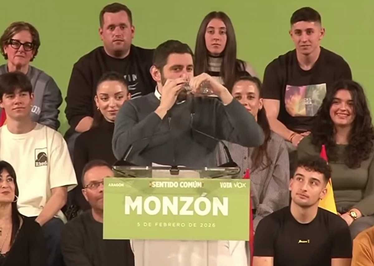 El candidato de Vox en Aragón, Alejandro Nolasco, durante un acto de campaña