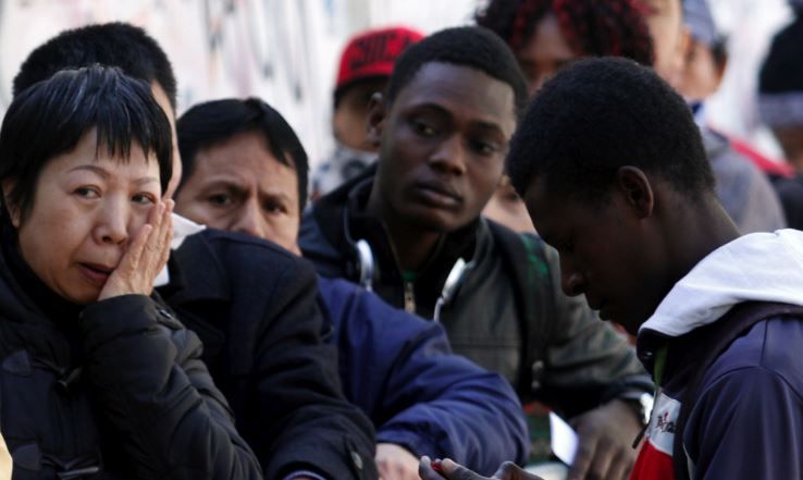 Regularizar la inmigración ilegal nos humaniza