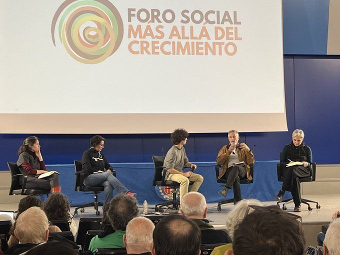 El decrecimiento sale del aula y busca poder