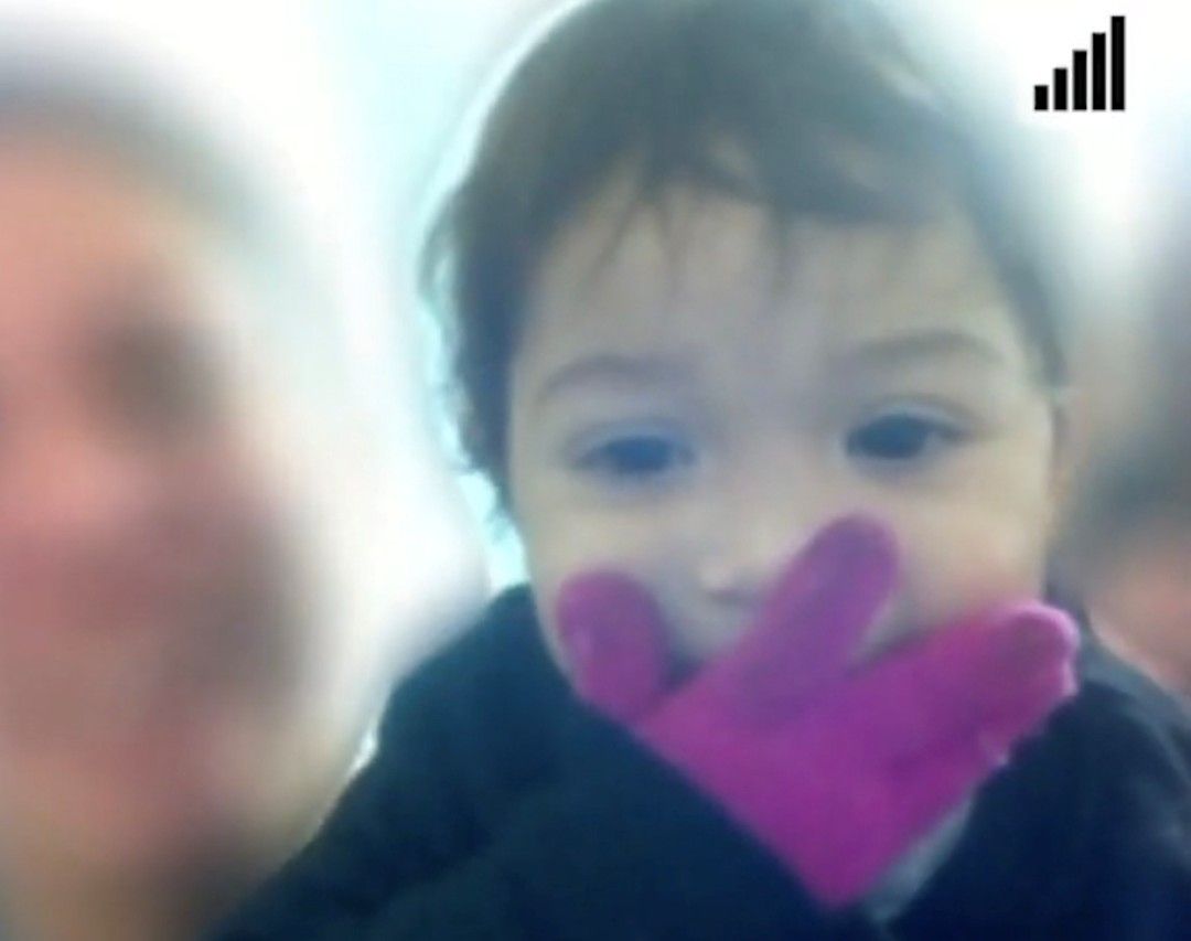 Niña migrante encerrada en un Centro de Detención No se olviden