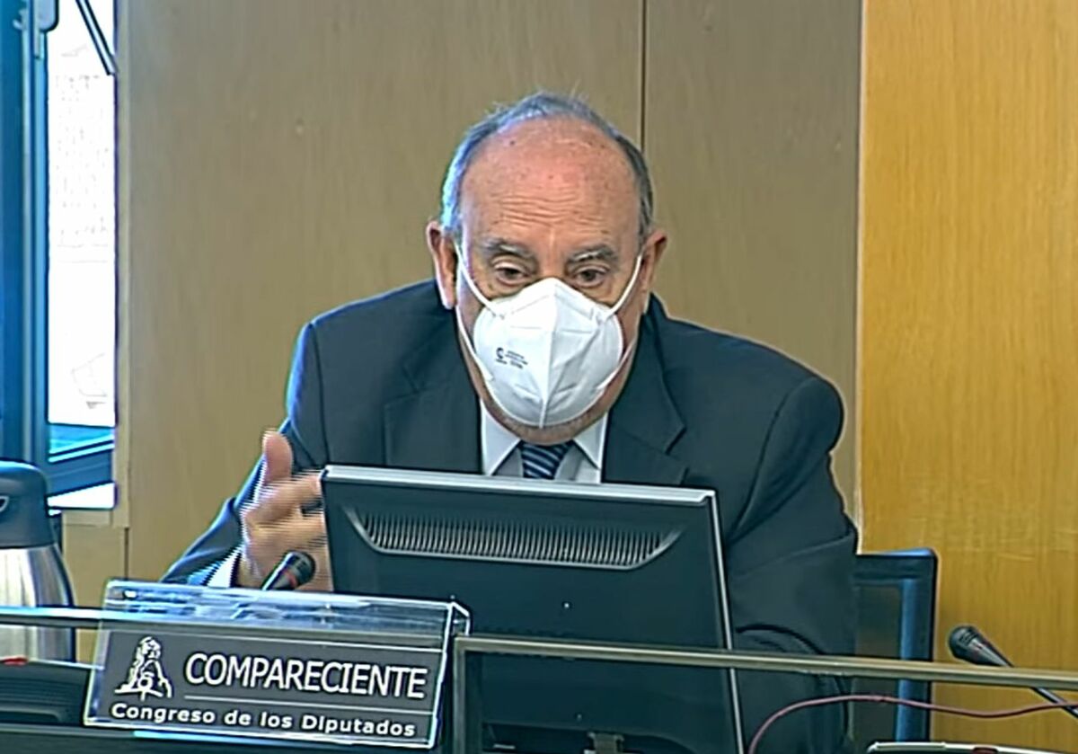 Felipe Eduardo Lacasa Córdoba, comisario jubilado, en la comisión del Congreso sobre la operación 'Kitchen'