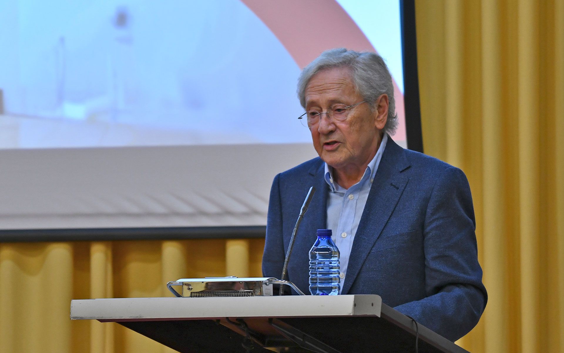 Fernando Ónega en un acto en Torrejón de Ardoz, foto Agustín Millán