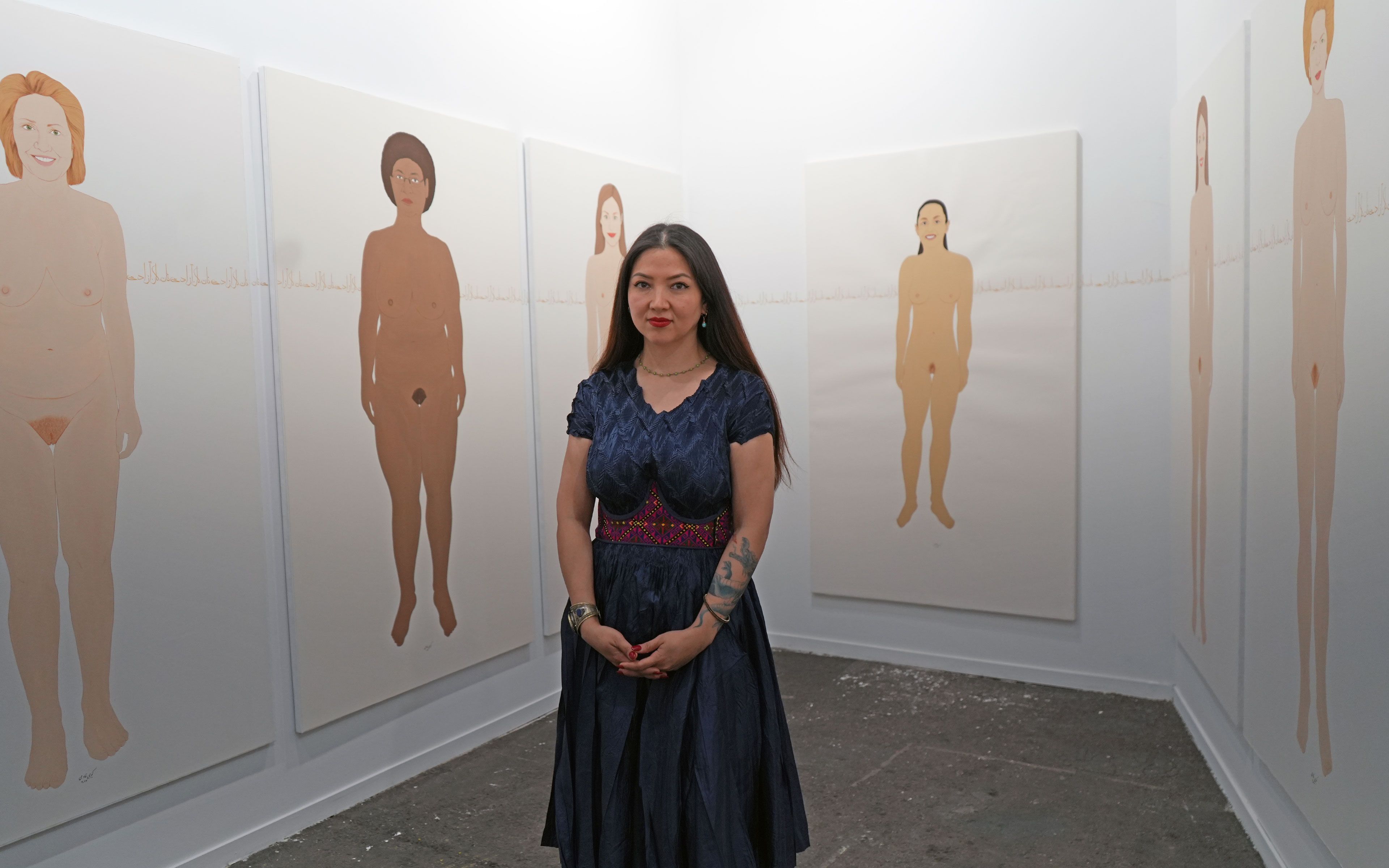 Kubra Khademi exhibe 'Pan, trabajo y libertad' en el estand de la galería Eric Mouchet de arco Madrid 2026, foto Agustín Millán