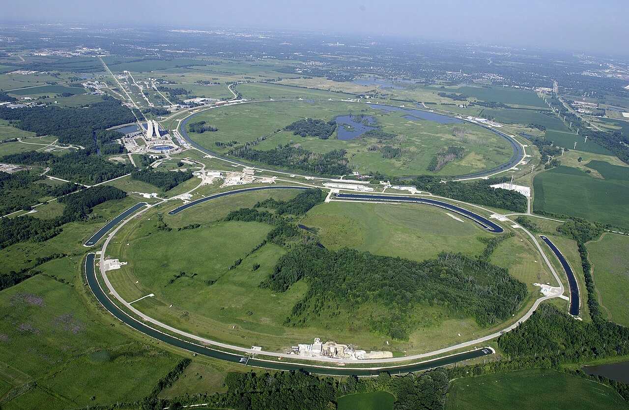 Imagen del Fermilab (Chicago) uno de los aceleradores de partículas donde se experimenta con la cuántica: todo es posible, incluso los viajes en el tiempo