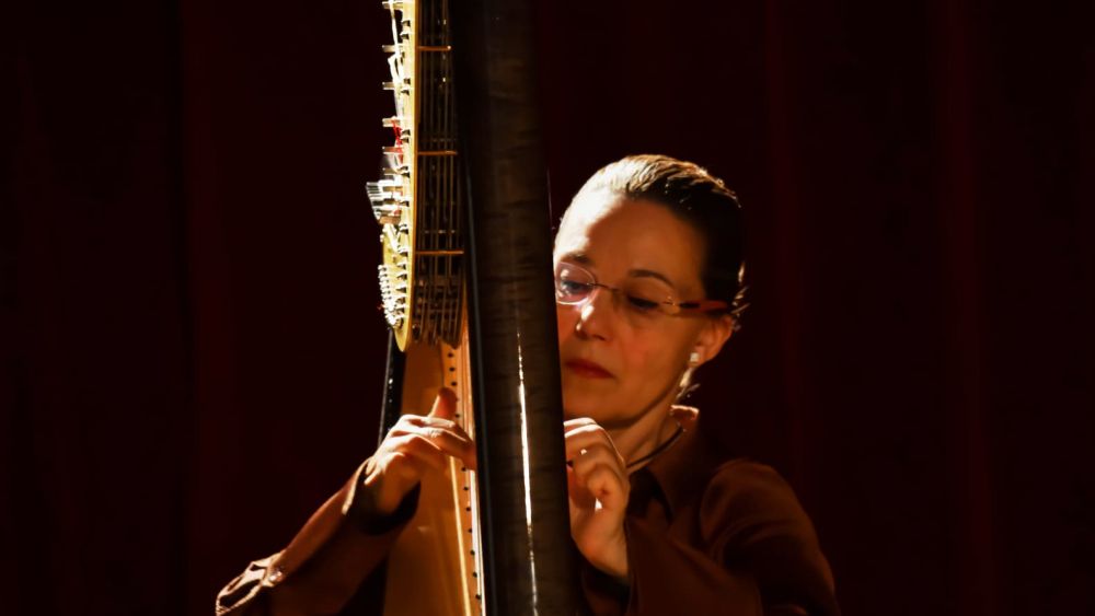 Beatriz Millán Poncela, arpista durante el estreno de Kora foto Agustín Millán3