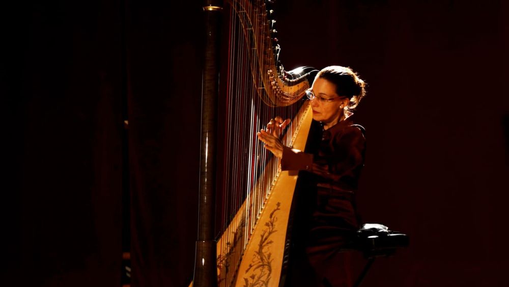 Beatriz Millán Poncela, arpista durante el estreno de Kora foto Agustín Millán1