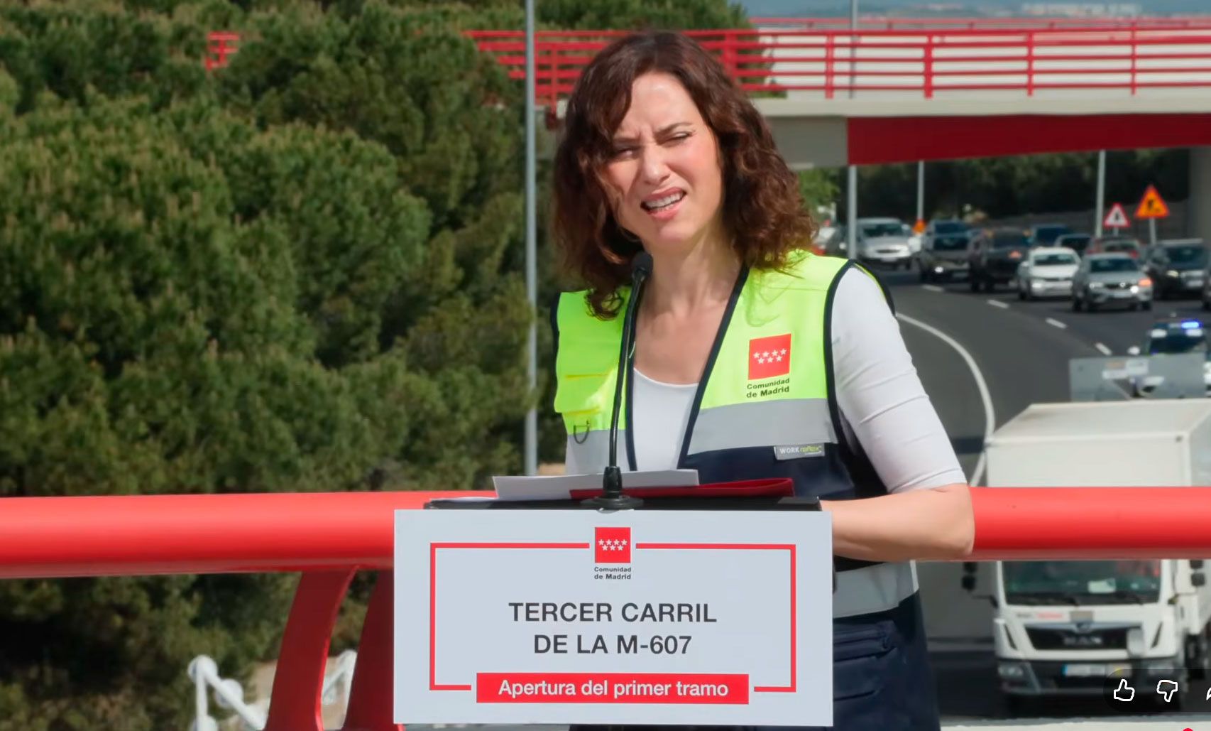 La presidenta de la Comunidad de Madrid, Isabel Díaz Ayuso, visita las obras de ampliación del tercer carril de la M-607 entre Tres Cantos y Colmenar Viejo y asiste a la apertura al tráfico del primer tramo finalizado.