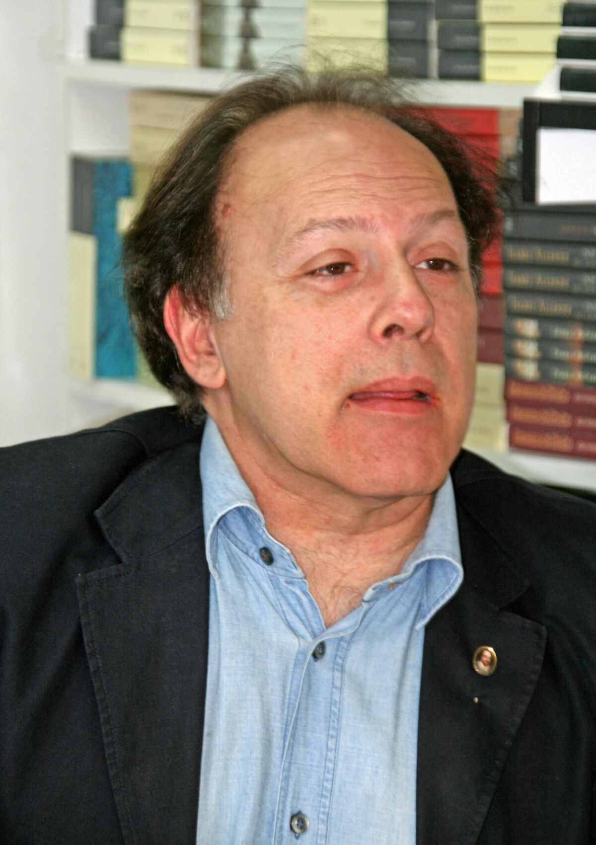 Javier_Marías_(Feria_del_Libro_de_Madrid,_31_de_mayo_de_2008)