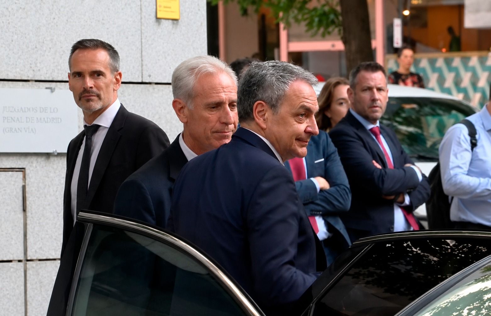 Zapatero a su entrada a la Audiencia Nacional para declarar ante el juez Calama Zapatero a su entrada a la Audiencia Nacional para declarar ante el juez Calama