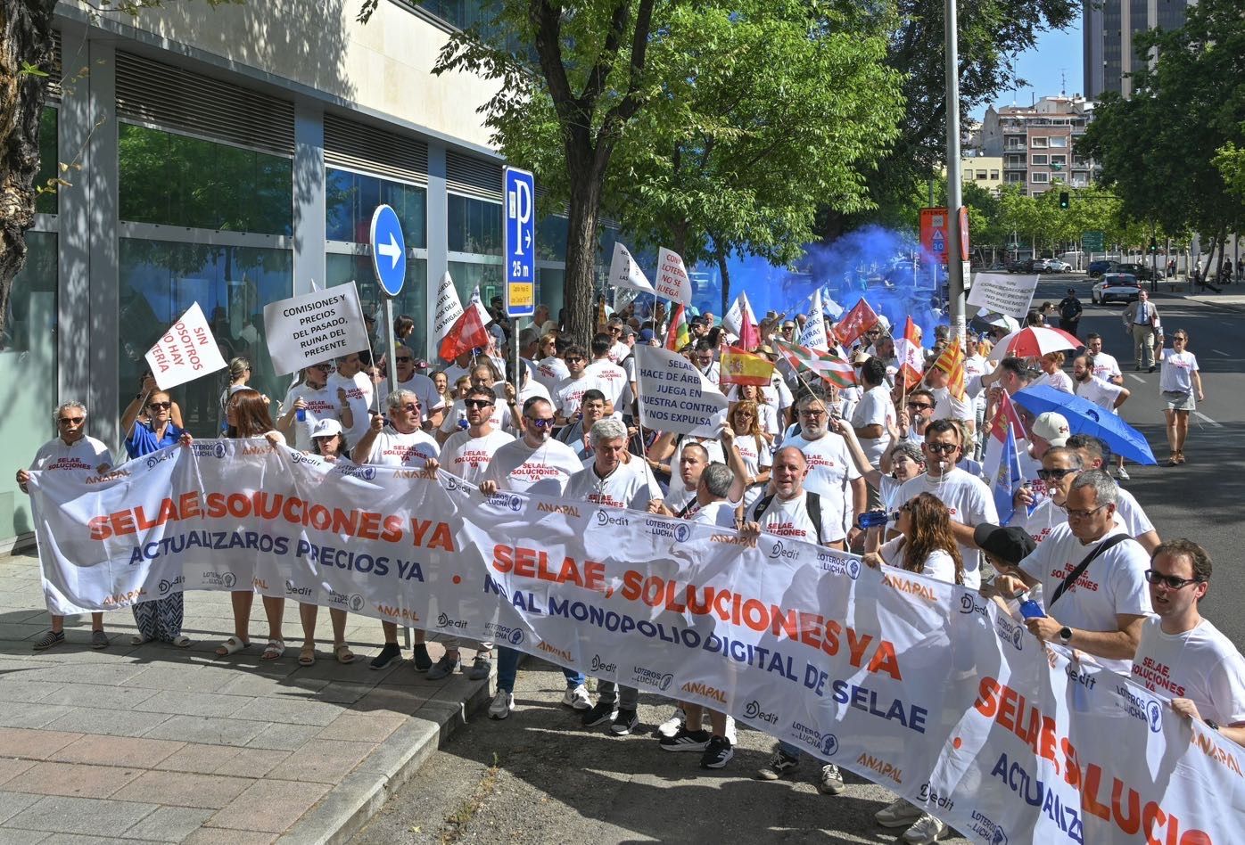 Primera movilización impulsada por las tres principales asociaciones del sector para exigir medidas a SELAE