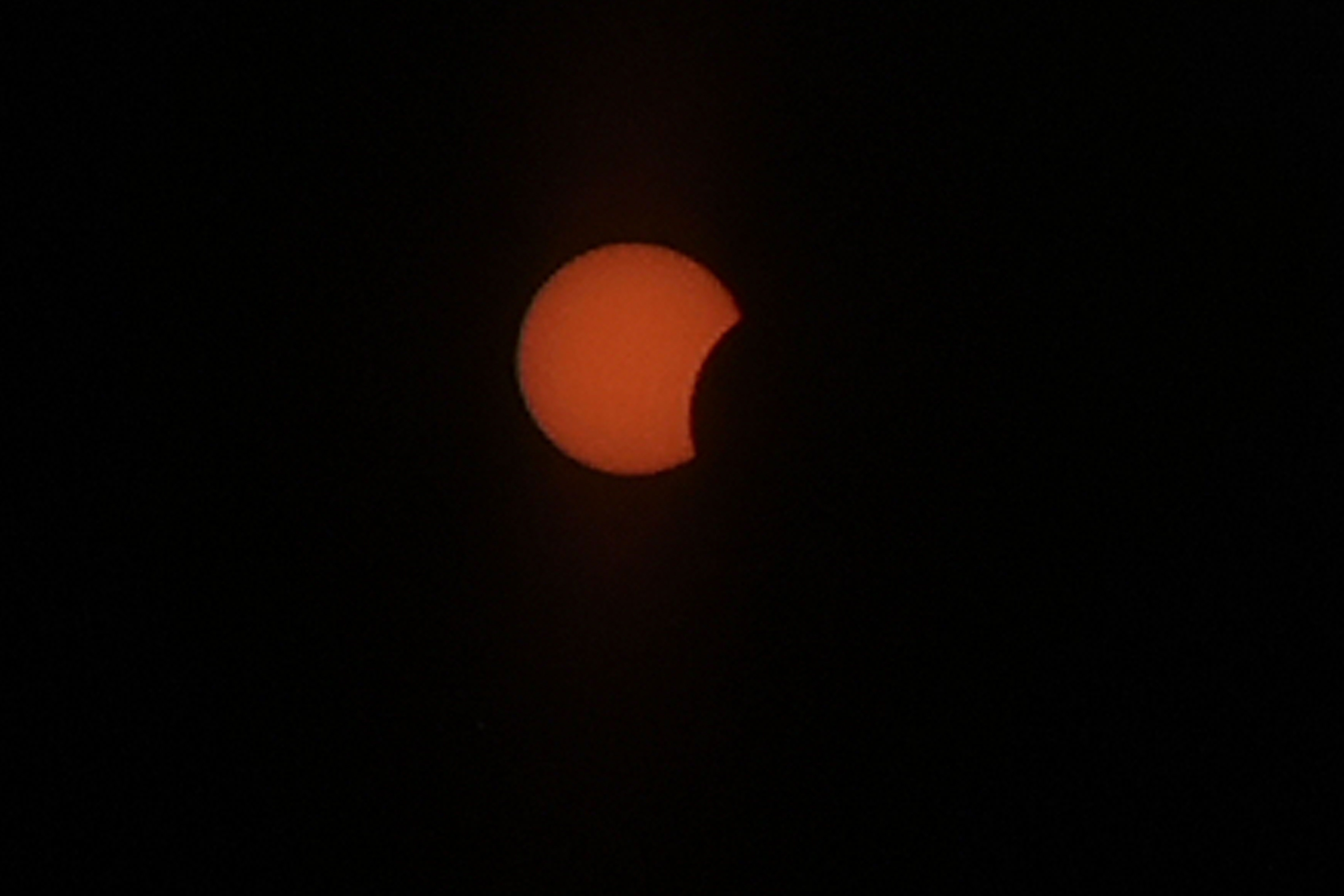 El eclipse total visto desde Cadencia en Madrid, foto Agustín Millán