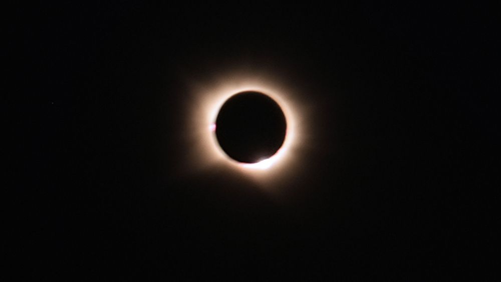El eclipse total visto desde Cadencia en Madrid, foto Agustín Millán