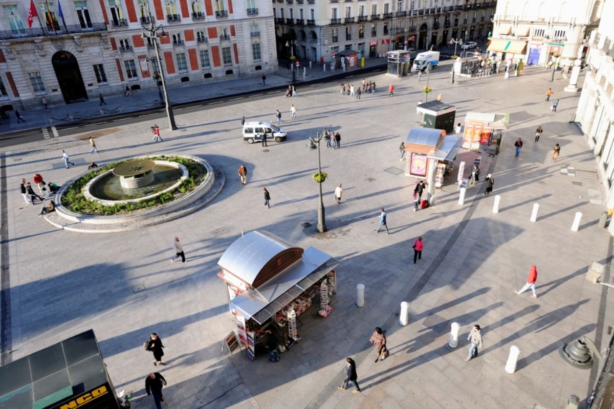 El granito gallego cubre toda la Puerta del Sol de Madrid