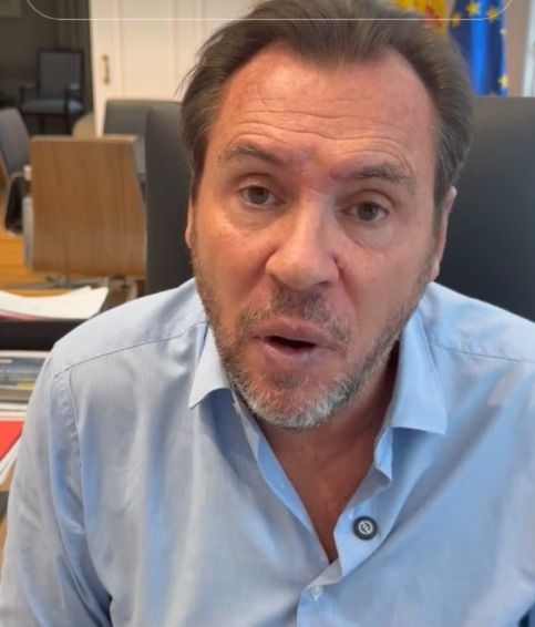 El ático de 6,3 millones acorrala a Ayuso y Óscar Puente exige saber para qué se compró