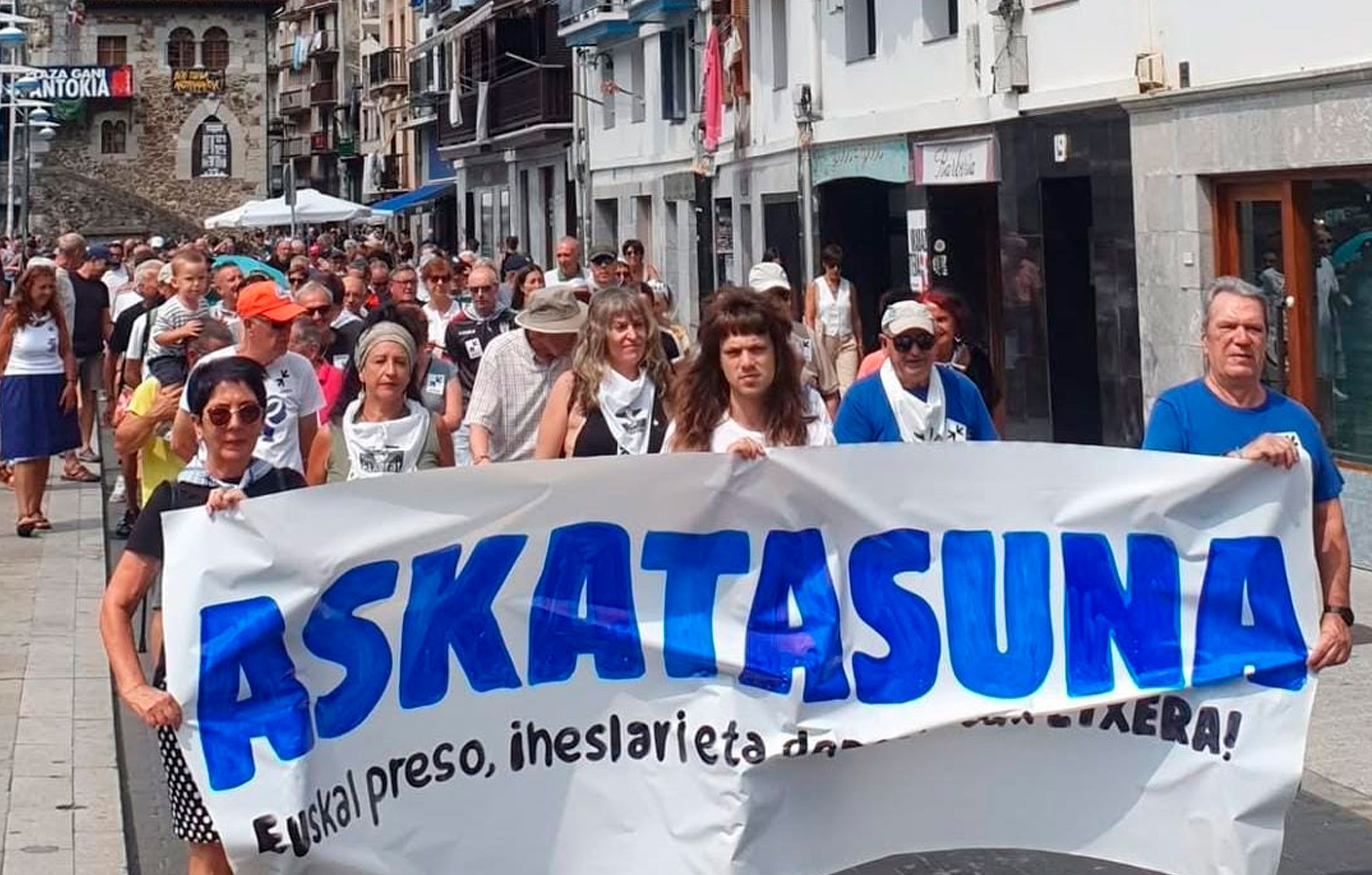 COVITE denuncia 33 actos de apoyo a ETA vinculados a las fiestas de verano y señala la complicidad de 26 ayuntamientos