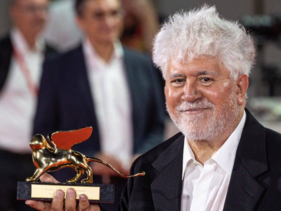 La rentrée literaria viene de cine. Almodóvar