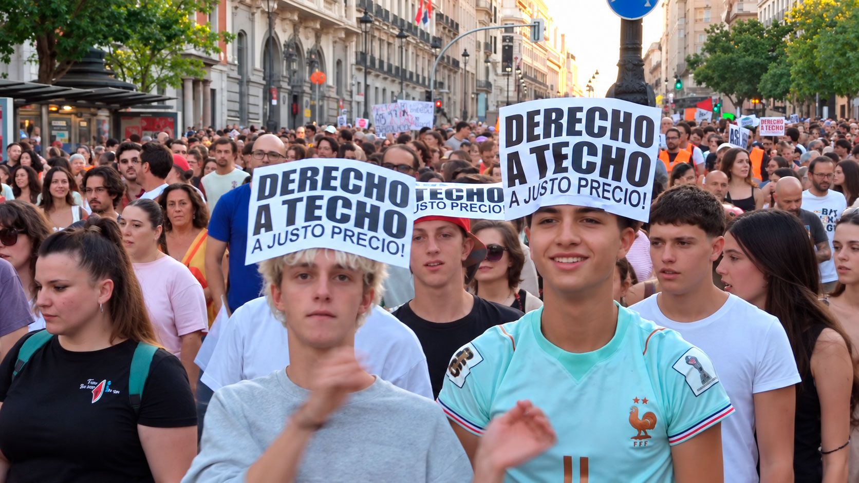 Manifestación por el derecho a la vivienda digna crisis