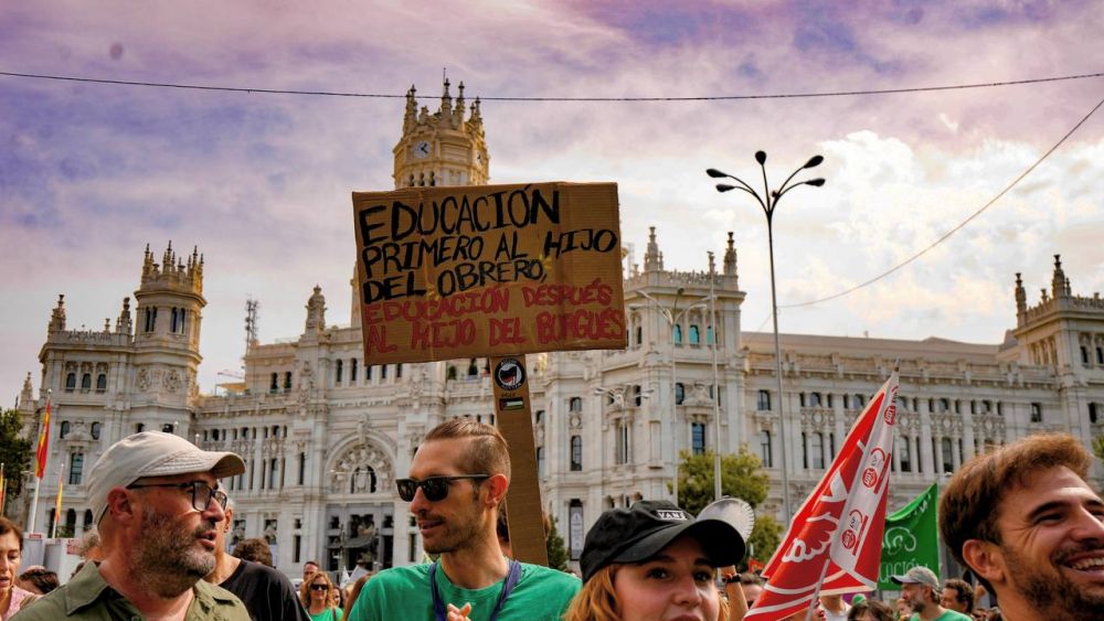 Representantes de UGT Servicios Públicos Madrid han participado en la manifestación en defensa de la educación pública, fotos Agustín Millán Representantes de UGT Servicios Públicos Madrid han participado en la manifestación en defensa de la educación pública, fotos Agustín Millán